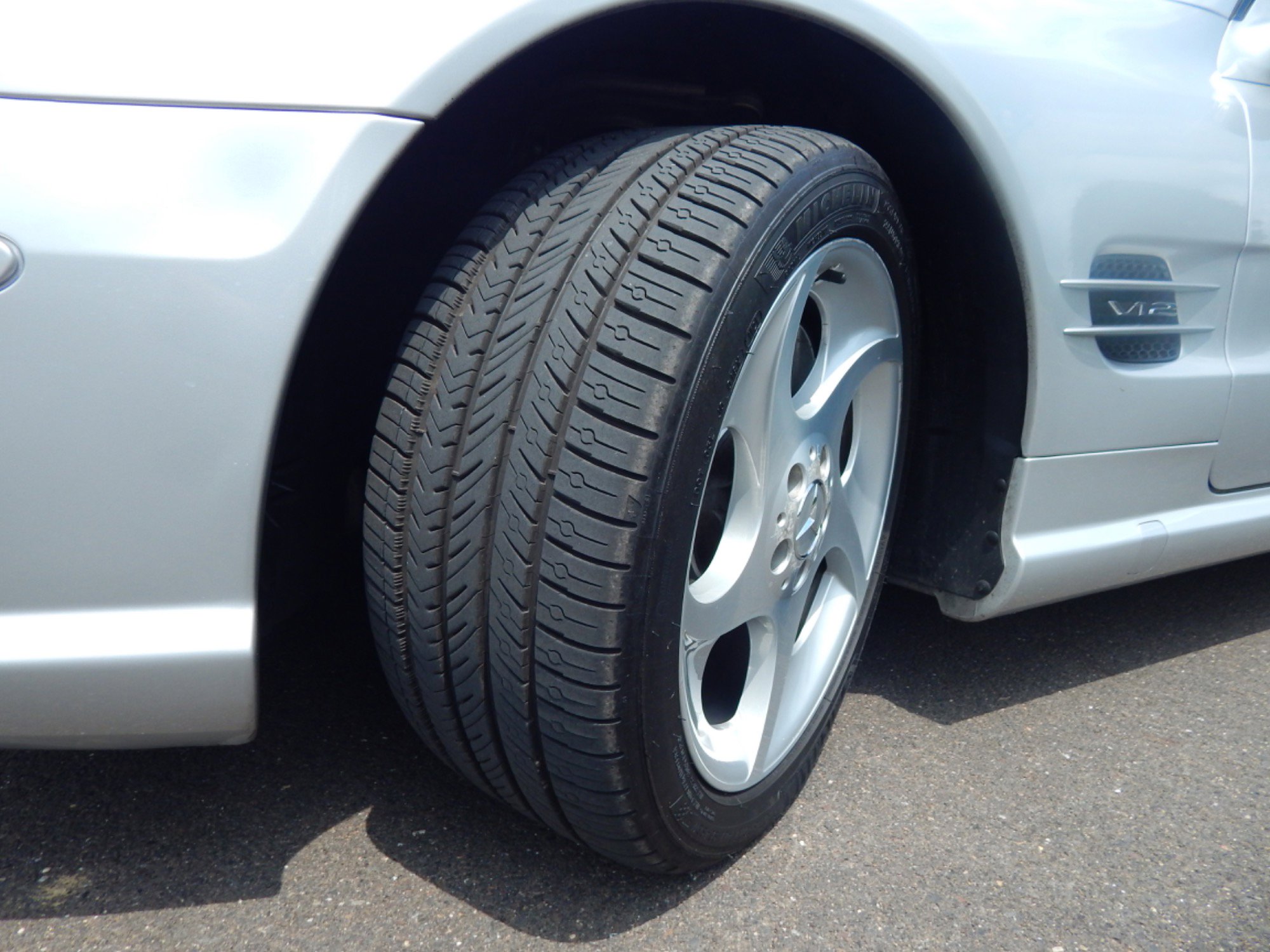 Used 2005 Mercedes-Benz SL 600 w/ AMG Sport Pkg image 51