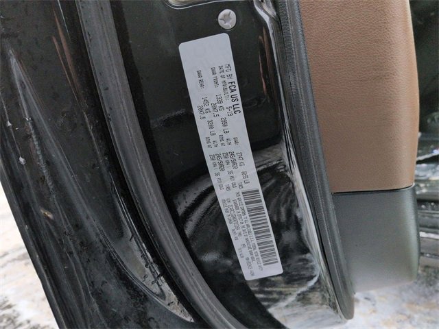 Used 2019 Chrysler Pacifica Limited w/ Tire & Wheel Group image 30