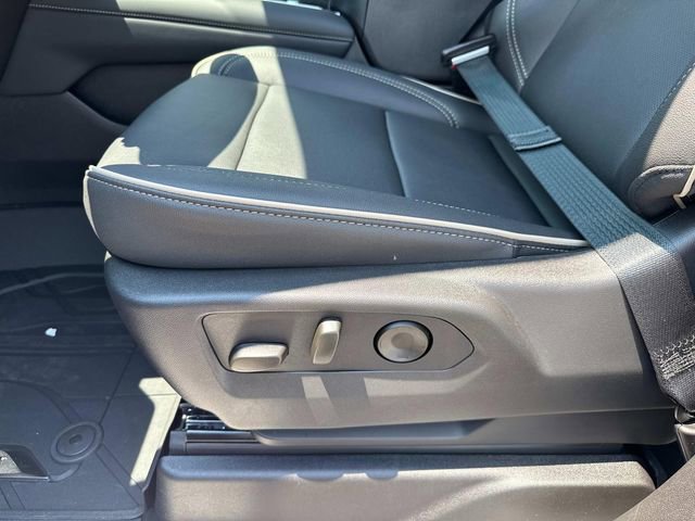 New 2025 Chevrolet Suburban Premier w/ Sun And Tow Package image 40