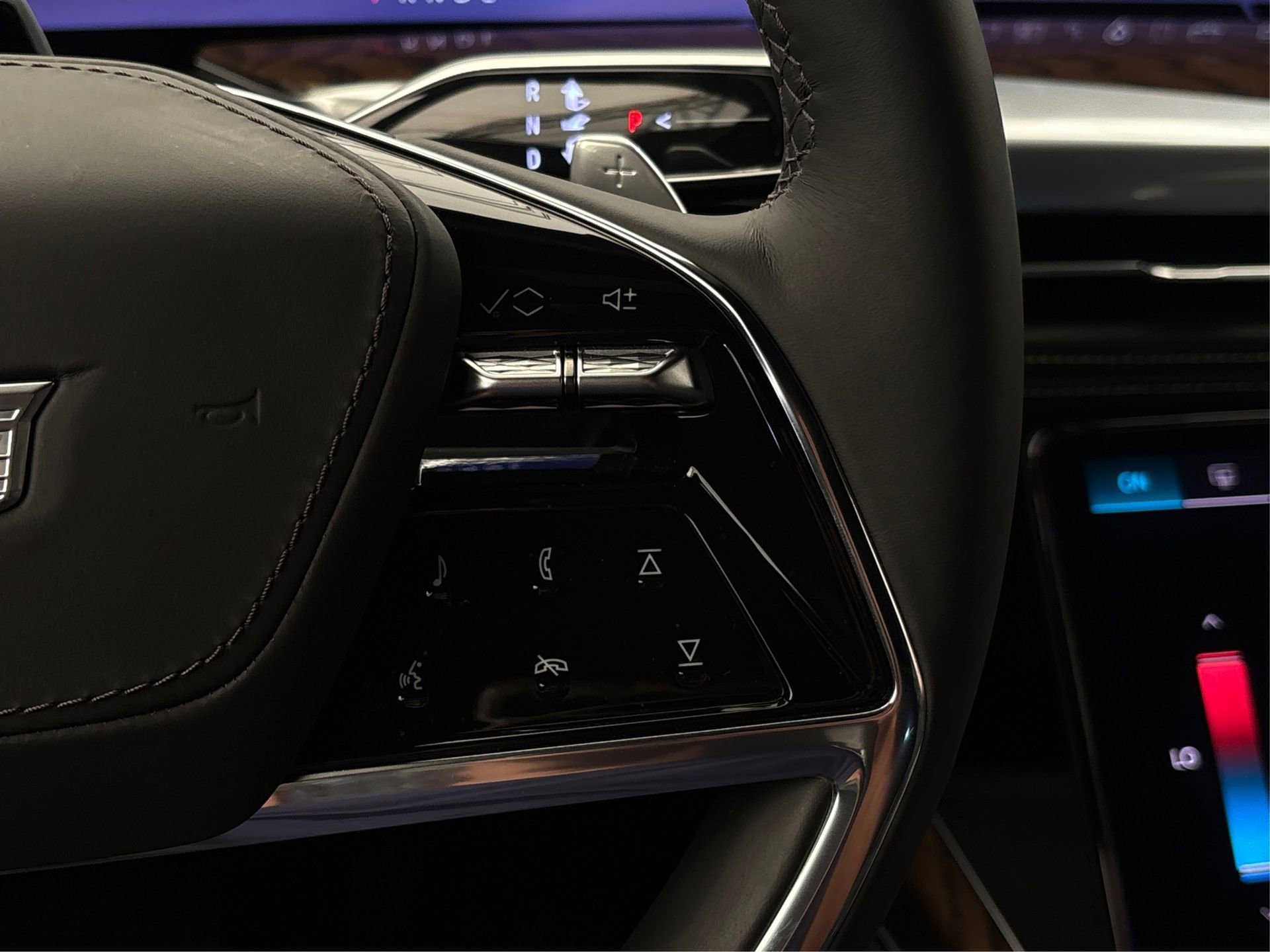 New 2025 Cadillac Escalade ESV Sport Platinum image 31