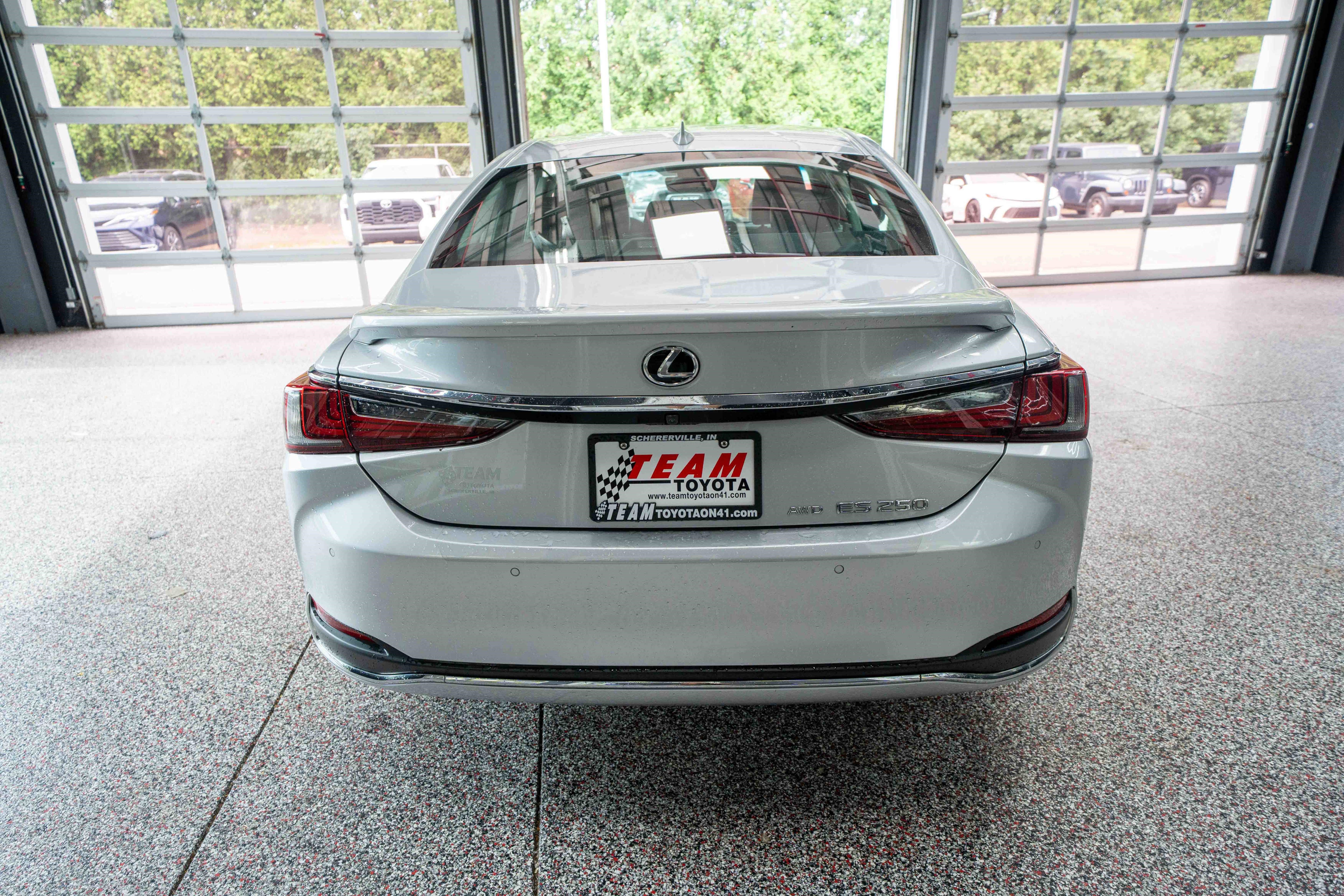 Used 2021 Lexus ES 250 w/ Premium Package AWD/4WD image 3