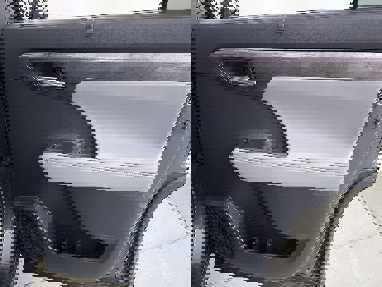 Used 2021 Toyota Highlander Platinum image 25