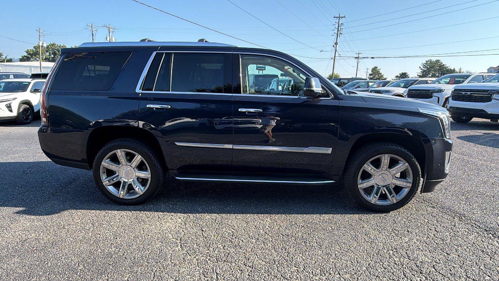 Used 2020 Cadillac Escalade Luxury RWD image 8
