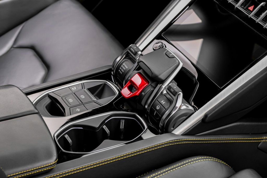 Used 2022 Lamborghini Urus image 21