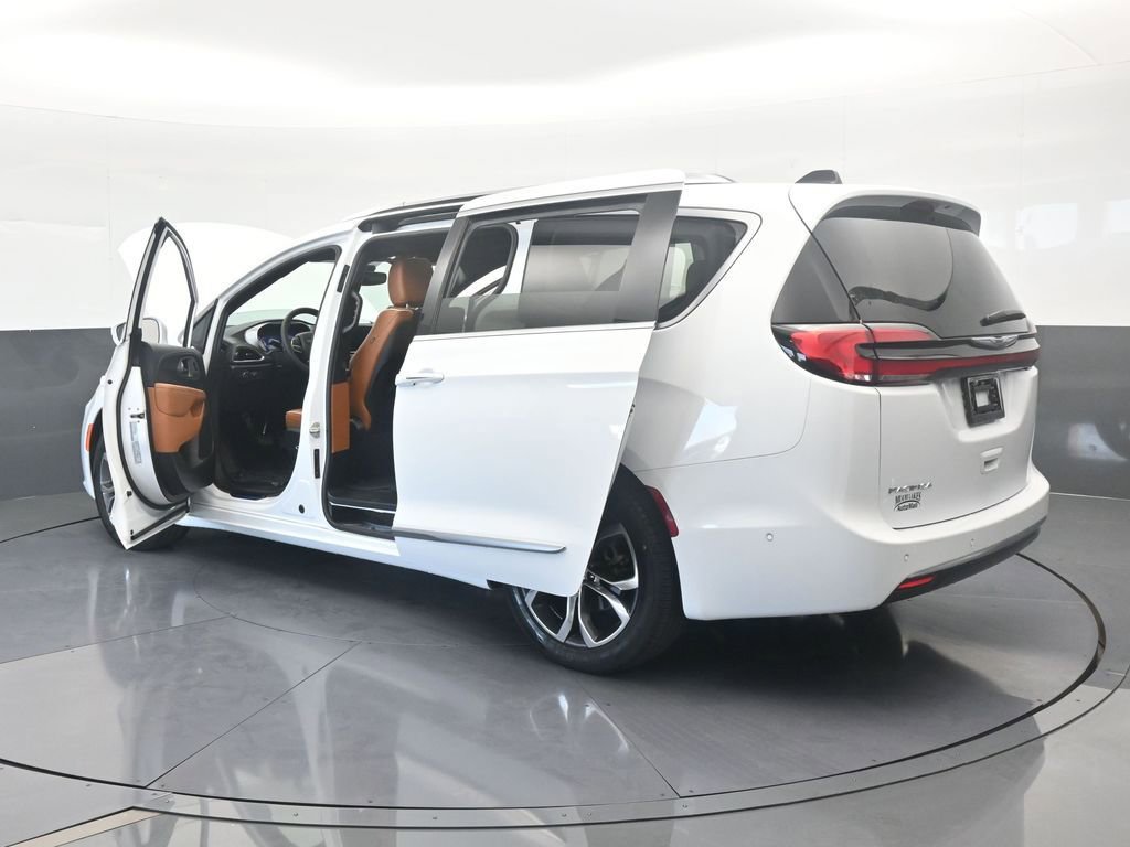 Used 2024 Chrysler Pacifica Pinnacle image 90