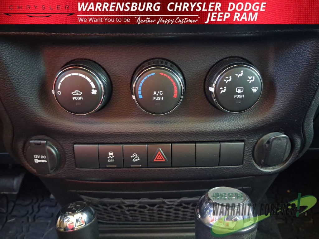 Used 2015 Jeep Wrangler Sport w/ Connectivity Group AWD/4WD image 23