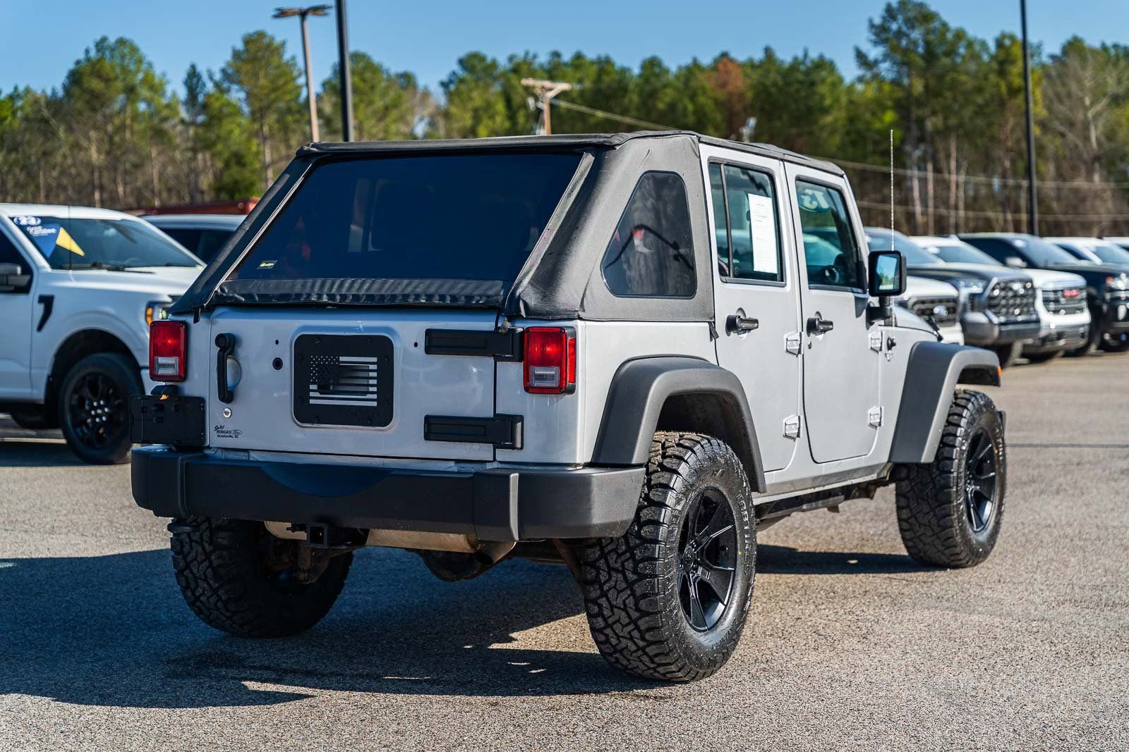 Used 2013 Jeep Wrangler Unlimited Sport w/ Connectivity Group image 7