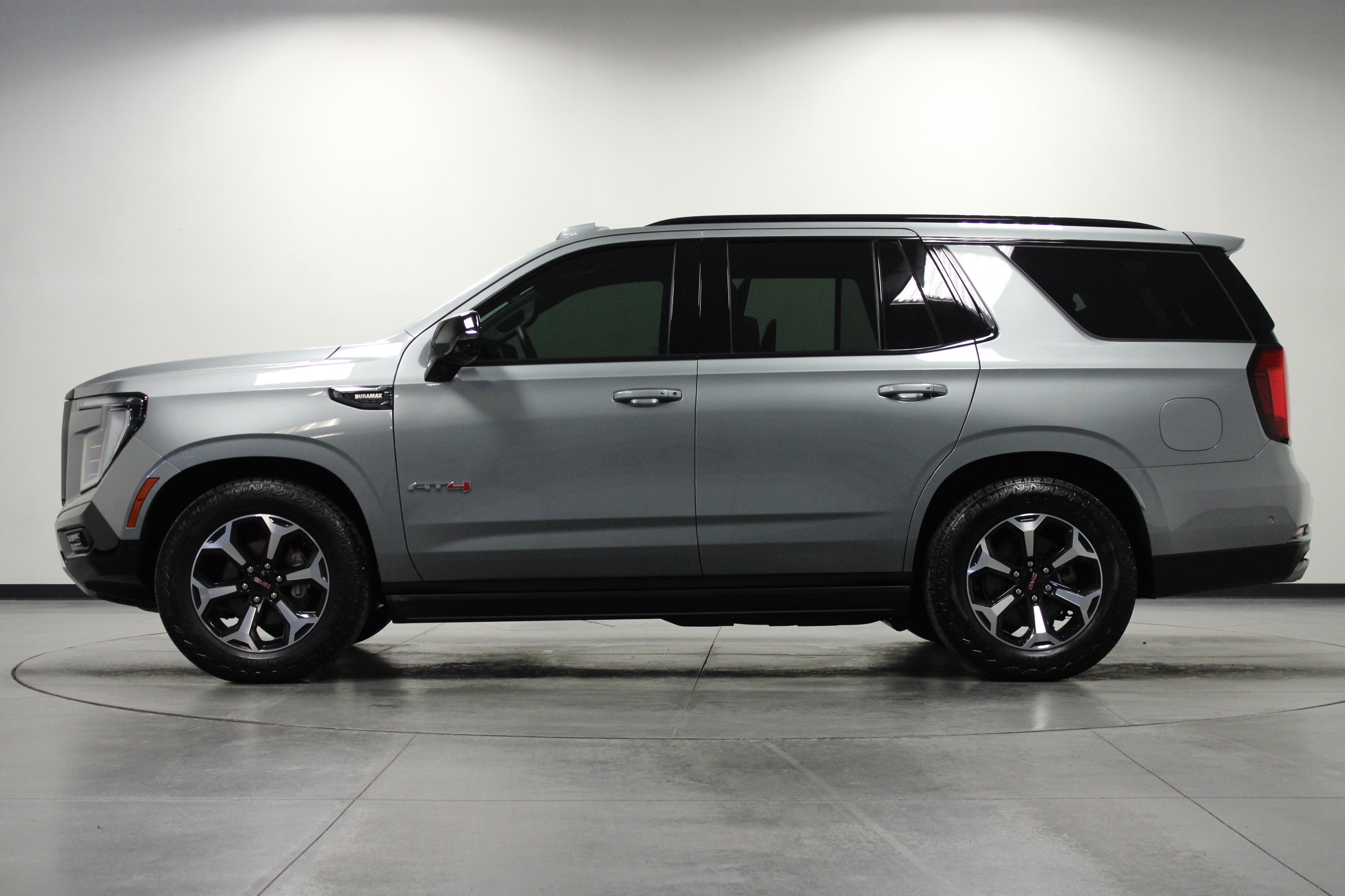 Used 2026 GMC Yukon AT4 w/ AT4 Premium Plus Package AWD/4WD image 7