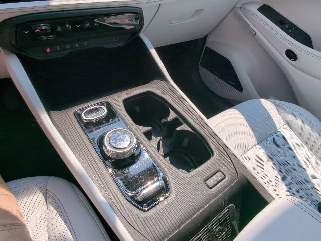 Used 2026 Jeep Cherokee Overland w/ Advanced Pro Tech Group AWD/4WD image 19
