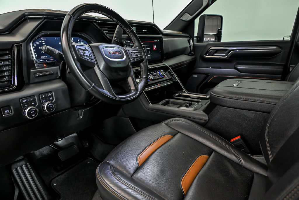 Used 2024 GMC Sierra 2500 AT4 w/ AT4 Premium Plus Package AWD/4WD image 18