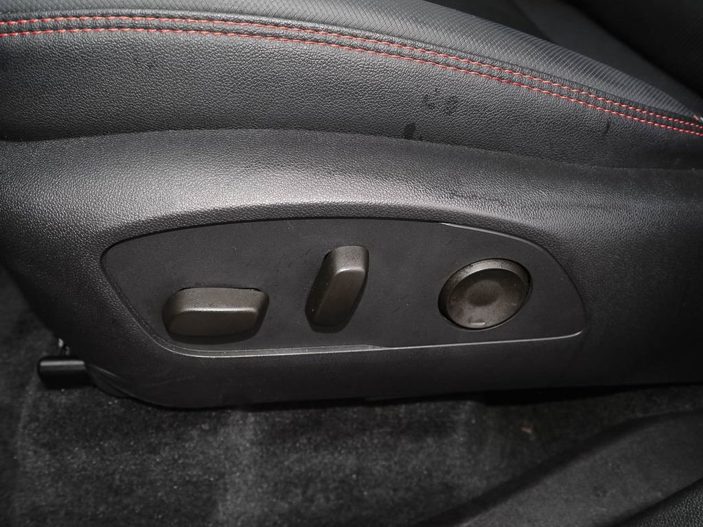 Used 2024 Chevrolet Traverse RS image 25