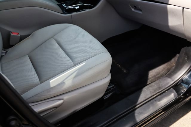 Used 2014 Toyota Highlander LE AWD/4WD image 52