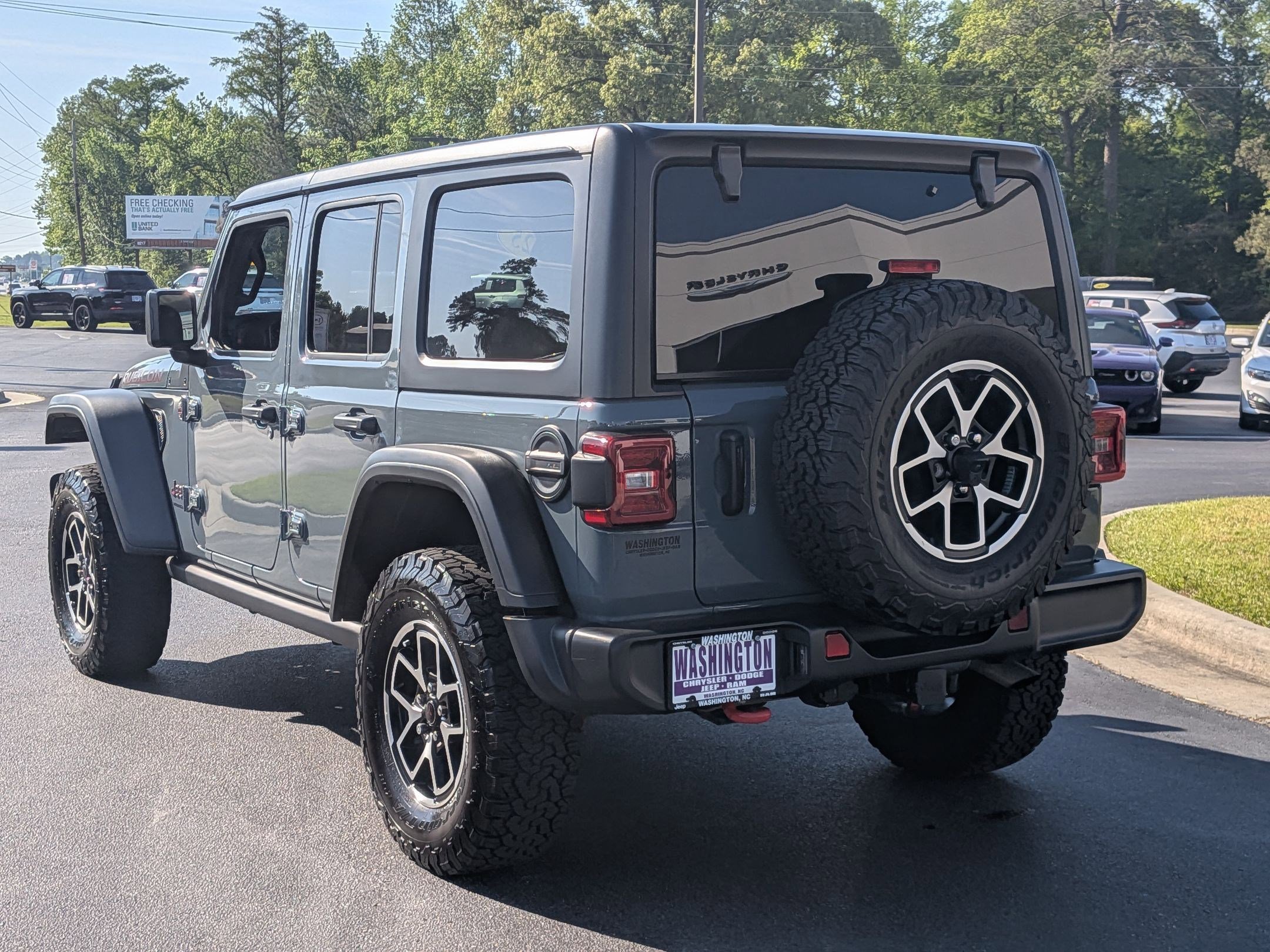 Used 2025 Jeep Wrangler Unlimited Rubicon image 5