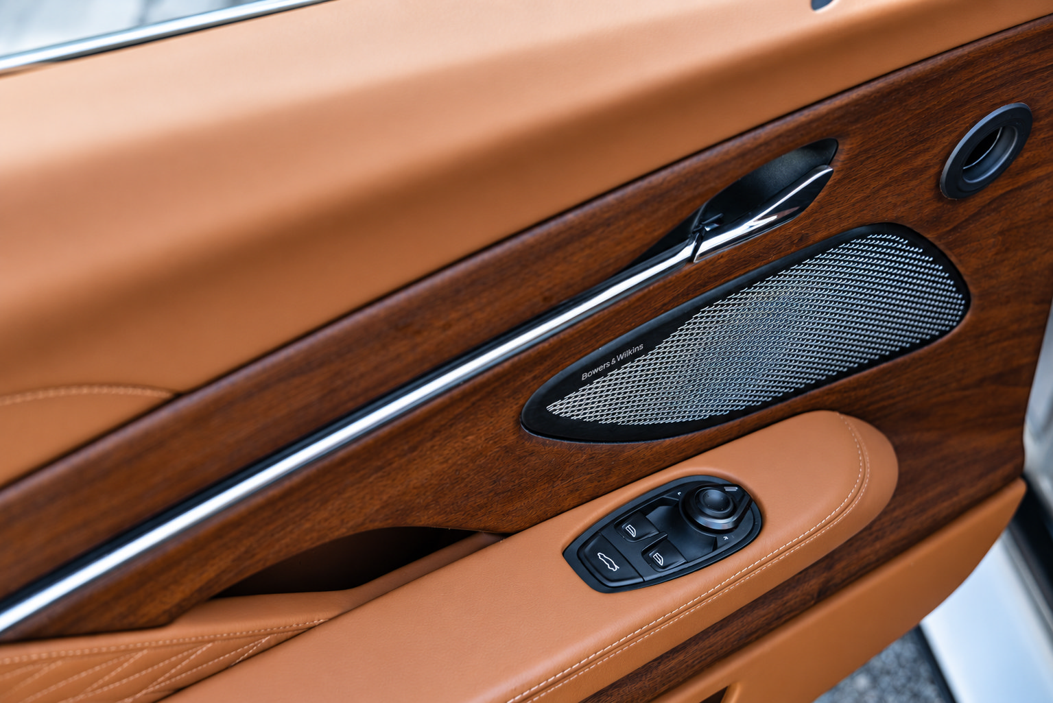 Used 2024 Aston Martin DB12 Convertible RWD image 24