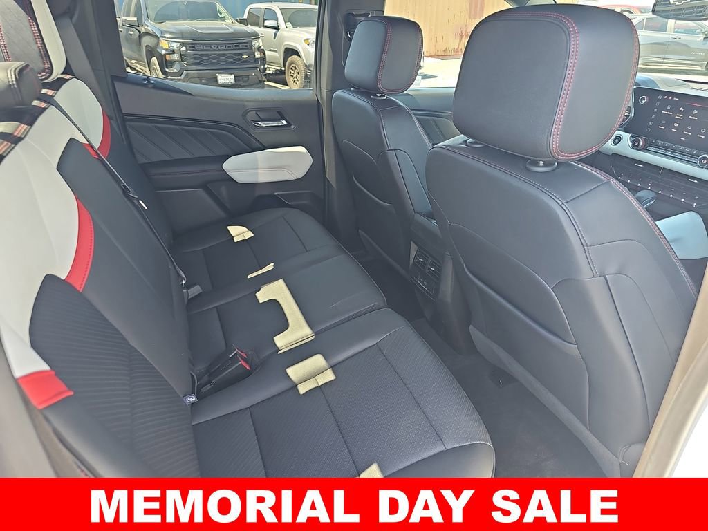 Used 2024 GMC Canyon AT4X AWD/4WD image 11
