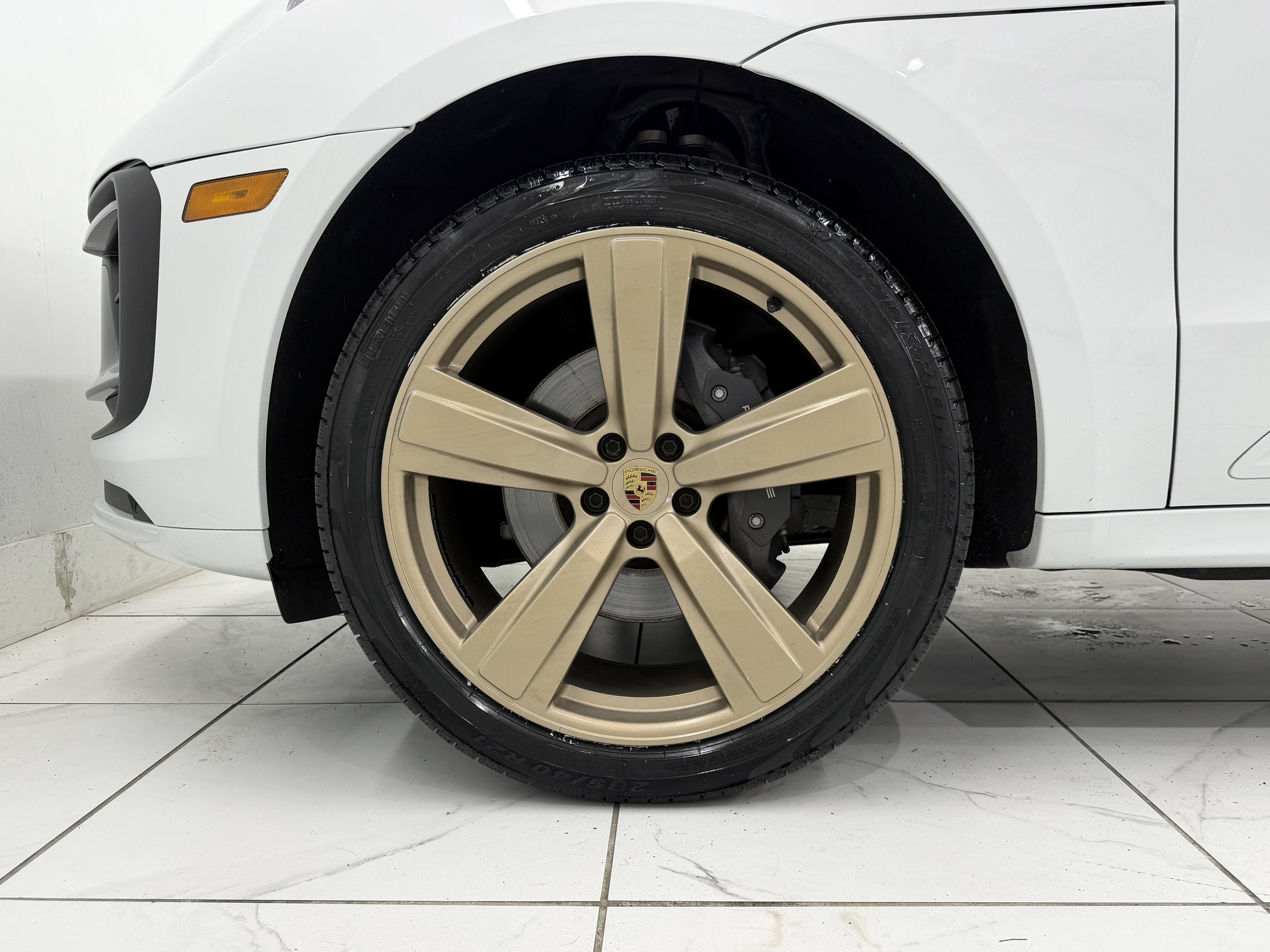 Certified 2023 Porsche Macan Turbo AWD/4WD image 16