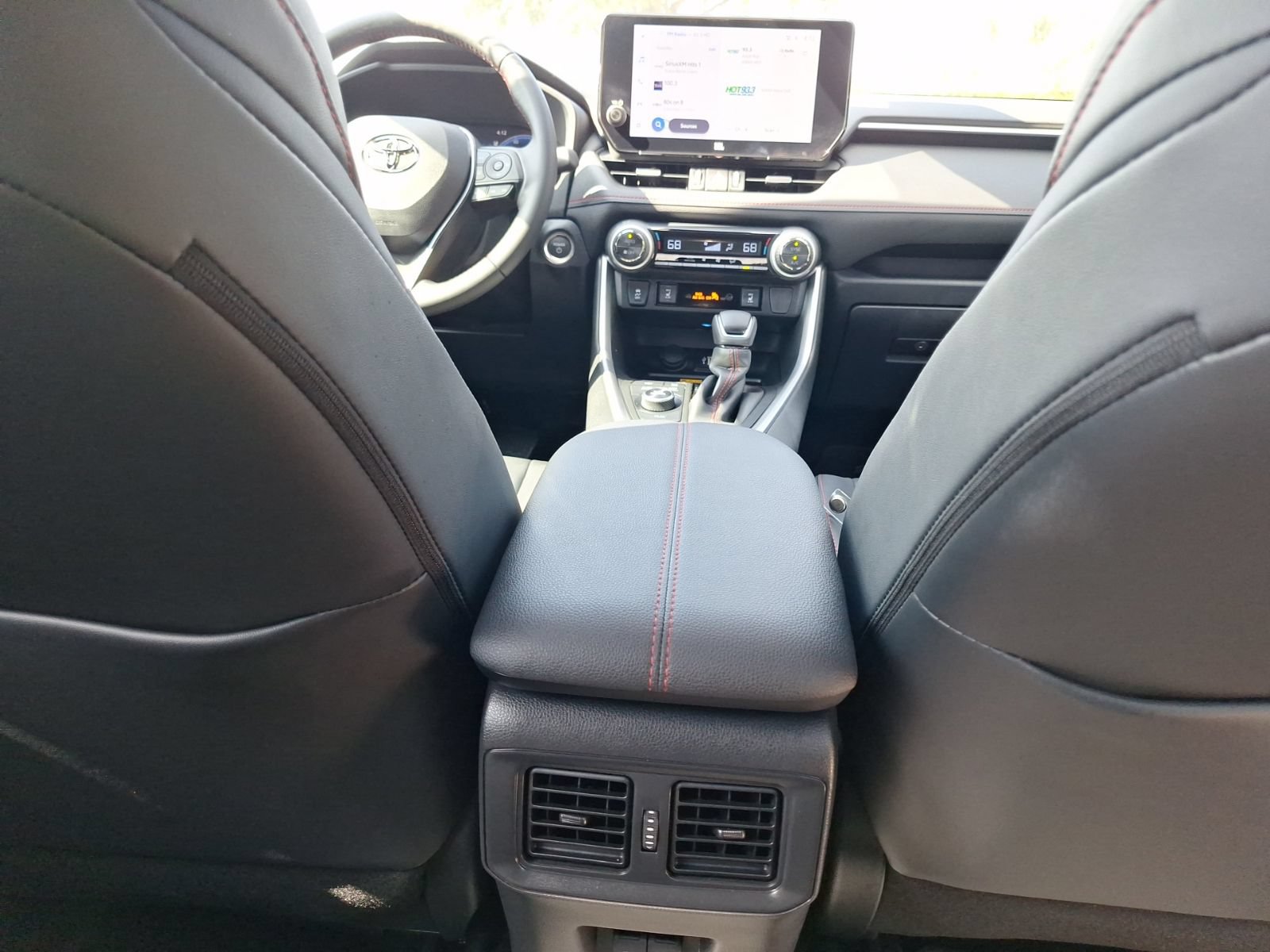 Used 2025 Toyota RAV4 XSE AWD/4WD image 31