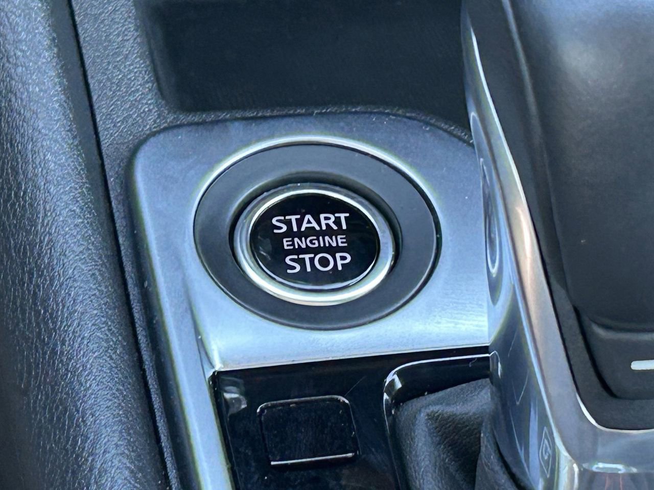 Certified 2025 Nissan Sentra SR image 23