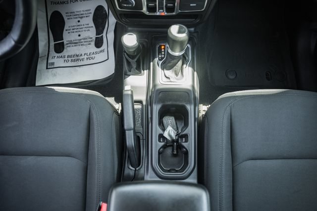 Used 2022 Jeep Wrangler Unlimited Sport AWD/4WD image 16
