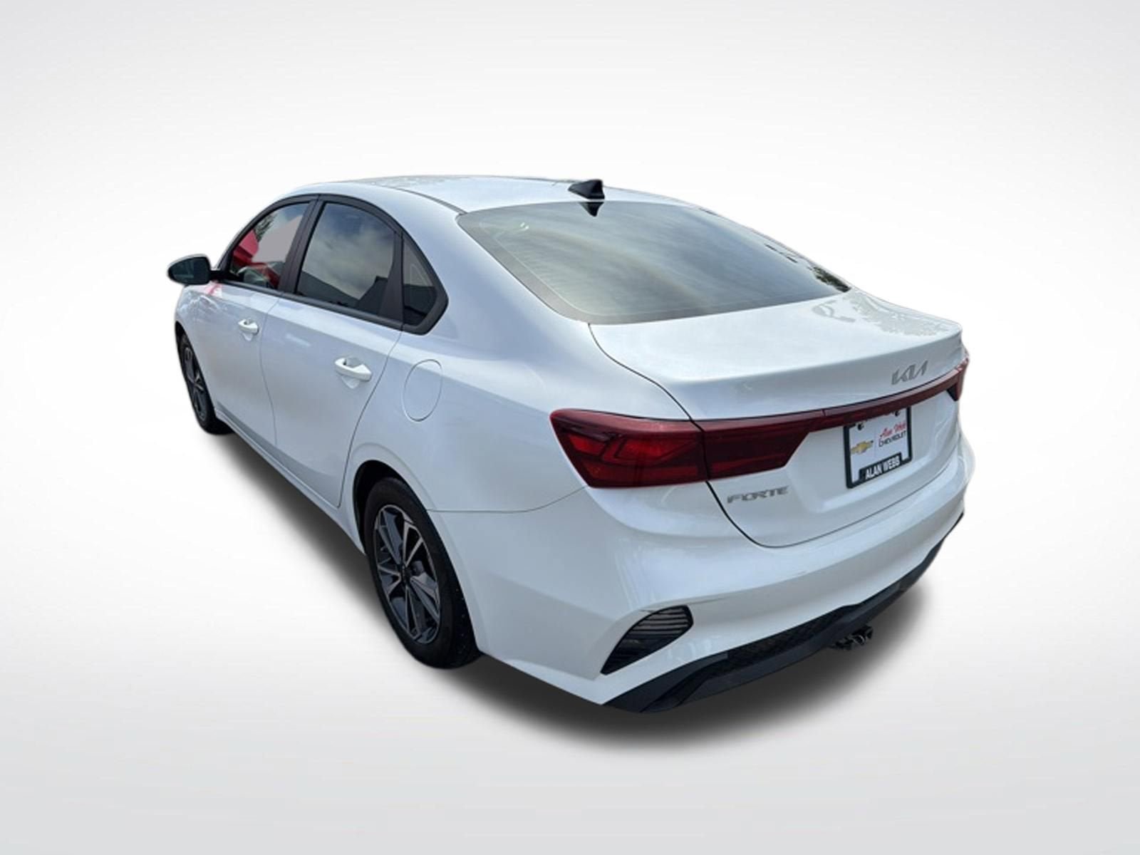 Used 2024 Kia Forte LXS FWD image 5