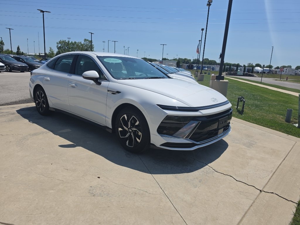 Certified 2025 Hyundai Sonata SEL FWD image 3