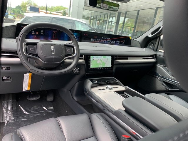 New 2026 Lincoln Navigator Reserve w/ Jet Appearance Package AWD/4WD image 18