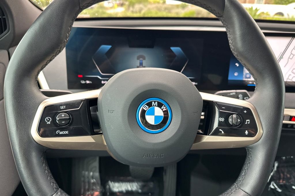 Used 2023 BMW iX xDrive50 w/ Convenience Package image 27