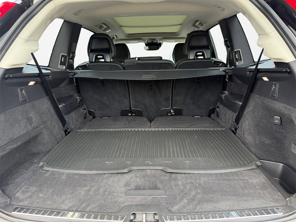 Used 2022 Volvo XC90 T6 Momentum w/ Climate Package image 18