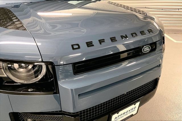 Certified 2024 Land Rover Defender 110 X-Dynamic SE AWD/4WD image 31
