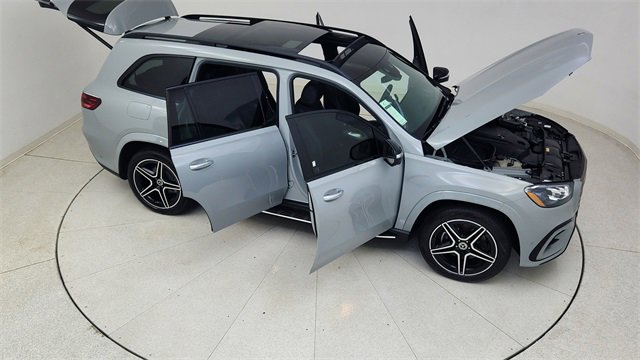 Used 2025 Mercedes-Benz GLS 450 4MATIC image 90