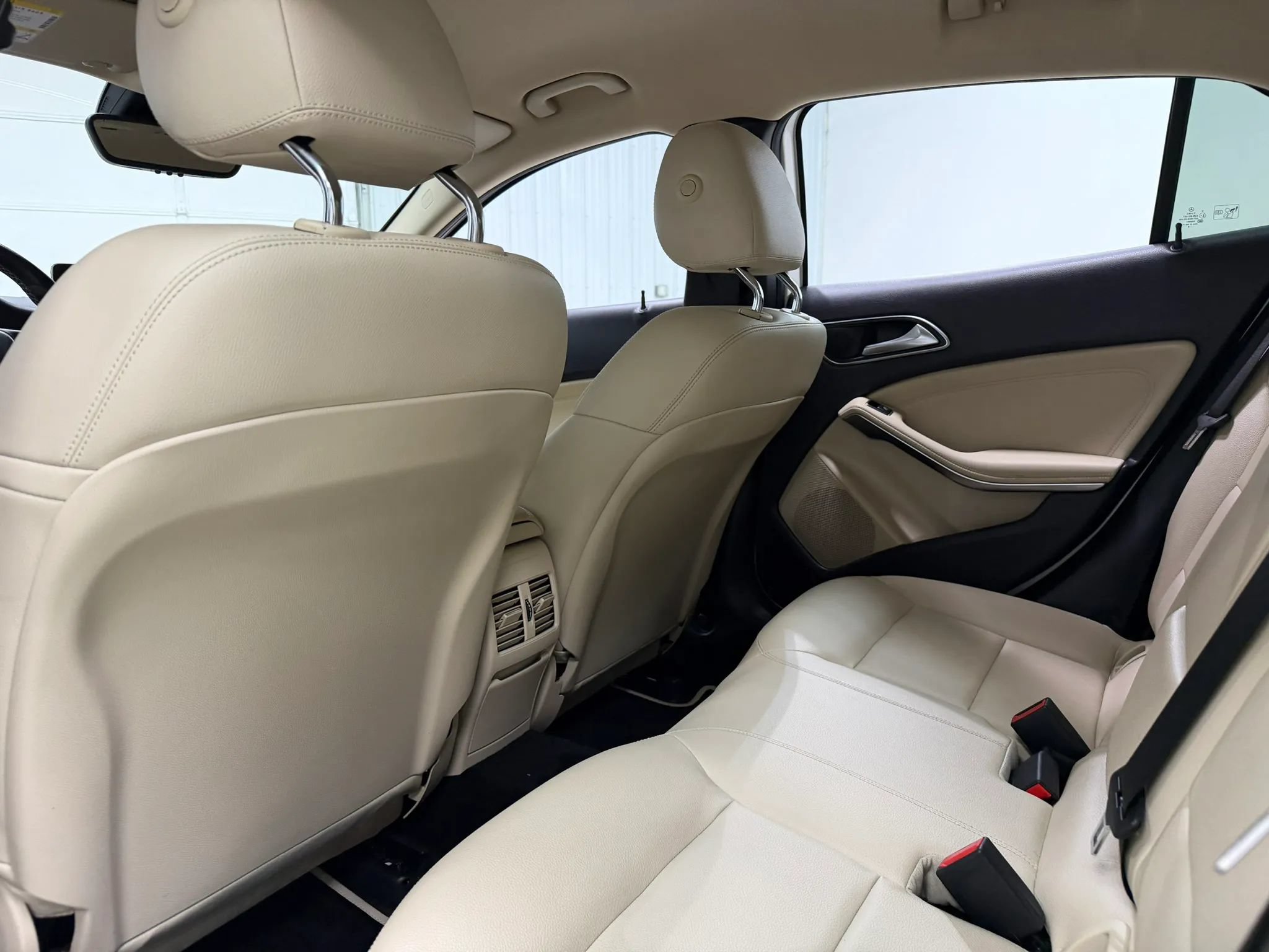 Used 2019 Mercedes-Benz GLA 250 image 16