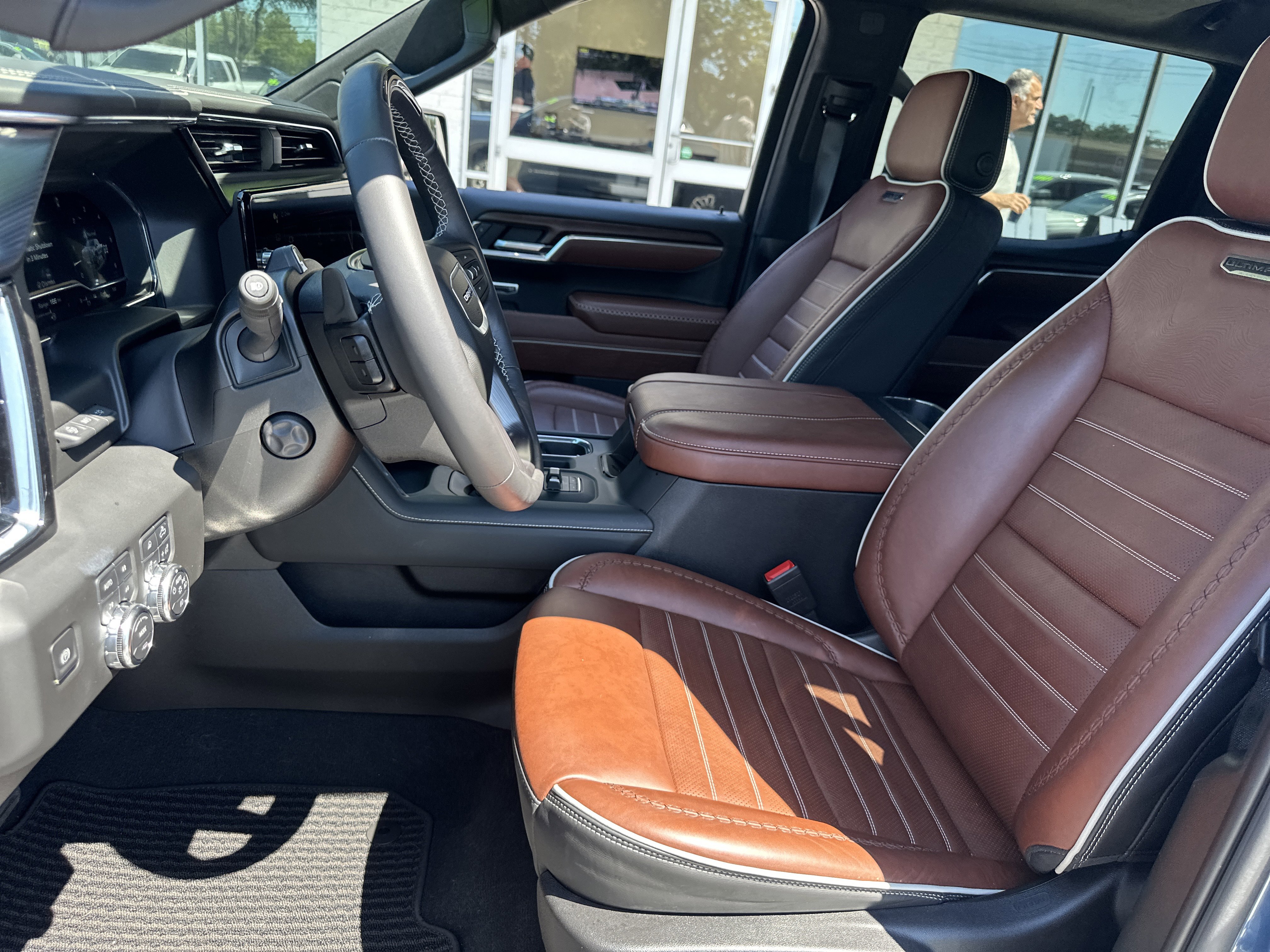 Used 2025 GMC Sierra 1500 Denali Ultimate AWD/4WD image 9