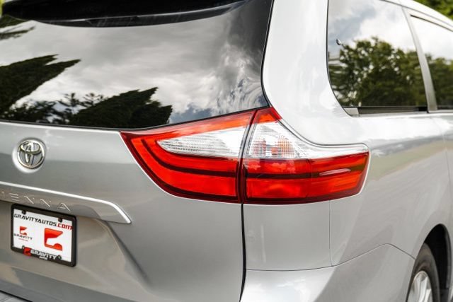 Used 2015 Toyota Sienna XLE w/ XLE Navigation Package FWD image 16