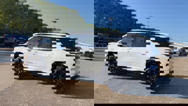 New 2026 Chevrolet Traverse RS w/ LPO, Floor Liner Package image 6