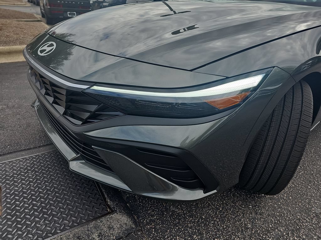 New 2026 Hyundai Elantra Sport FWD image 24