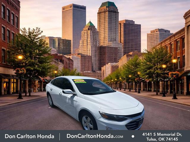 Used 2025 Chevrolet Malibu LS FWD image 1