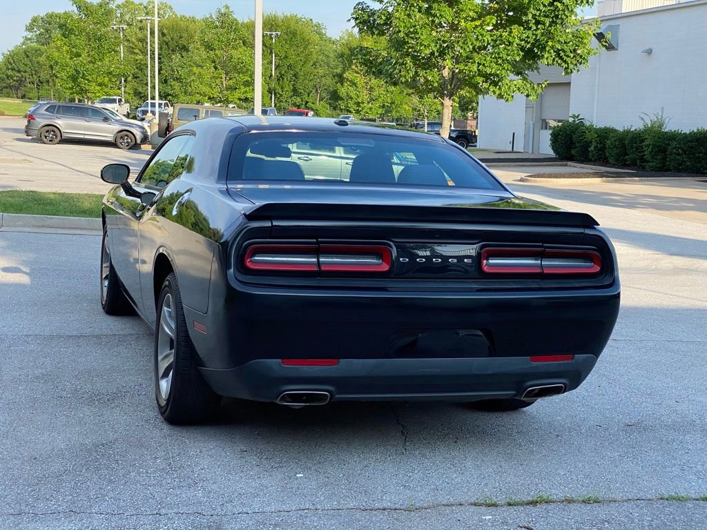 Used 2015 Dodge Challenger SXT RWD image 5