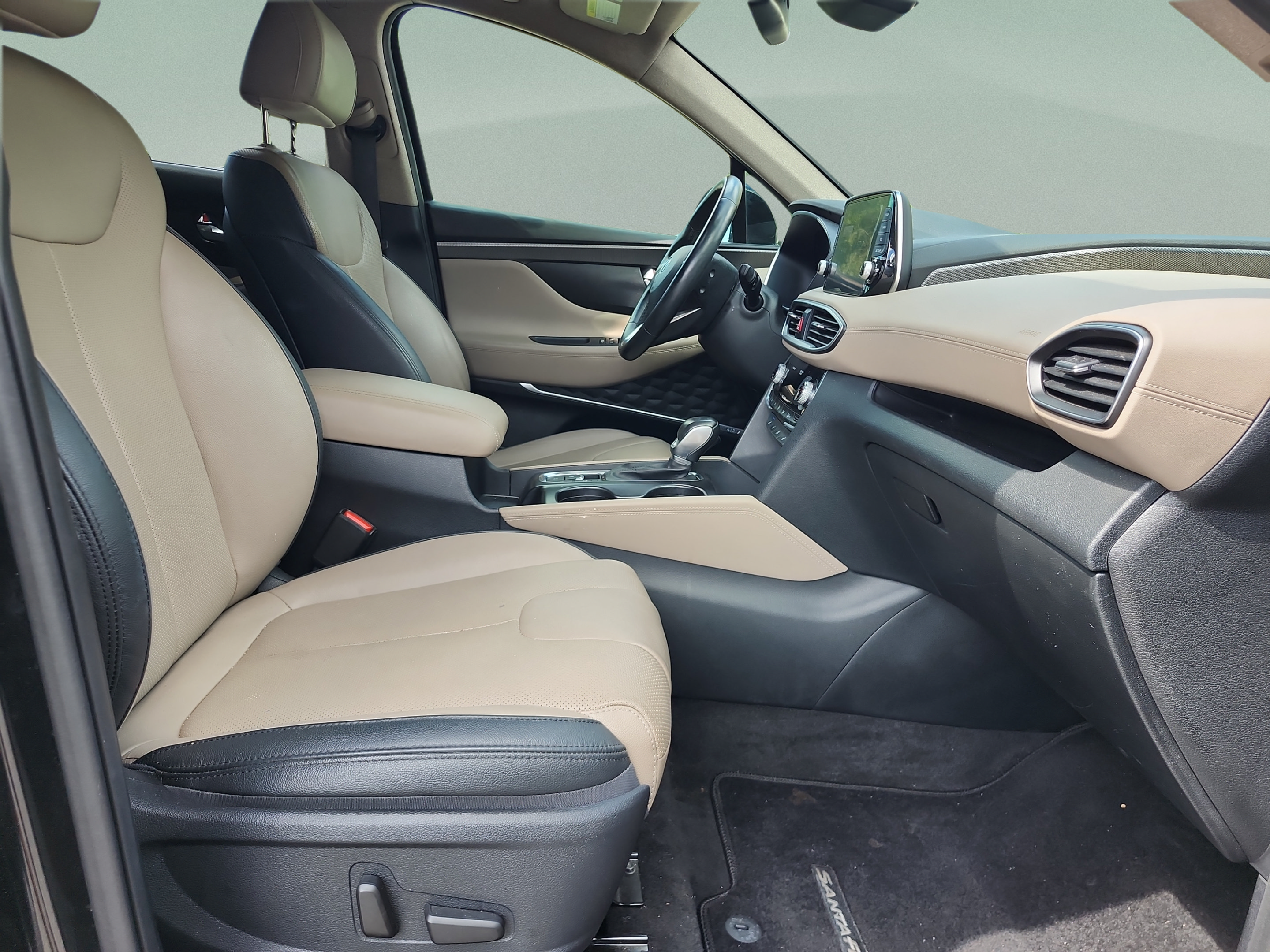 Used 2019 Hyundai Santa Fe FWD image 16