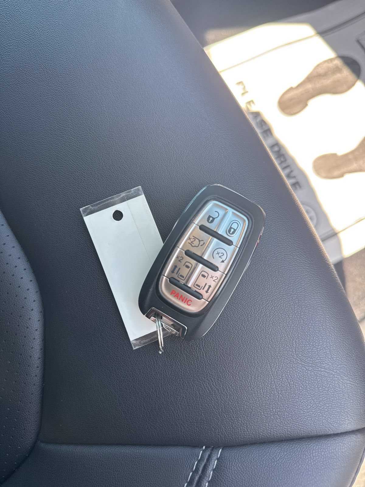 Used 2025 Chrysler Pacifica Select FWD image 34