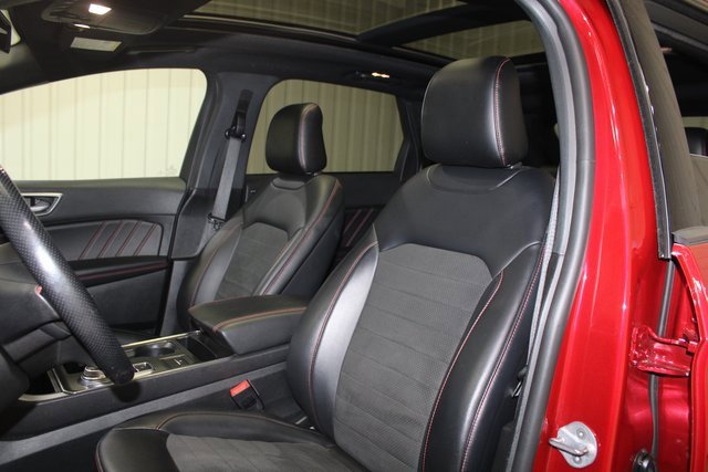 Used 2022 Ford Edge ST-Line image 11