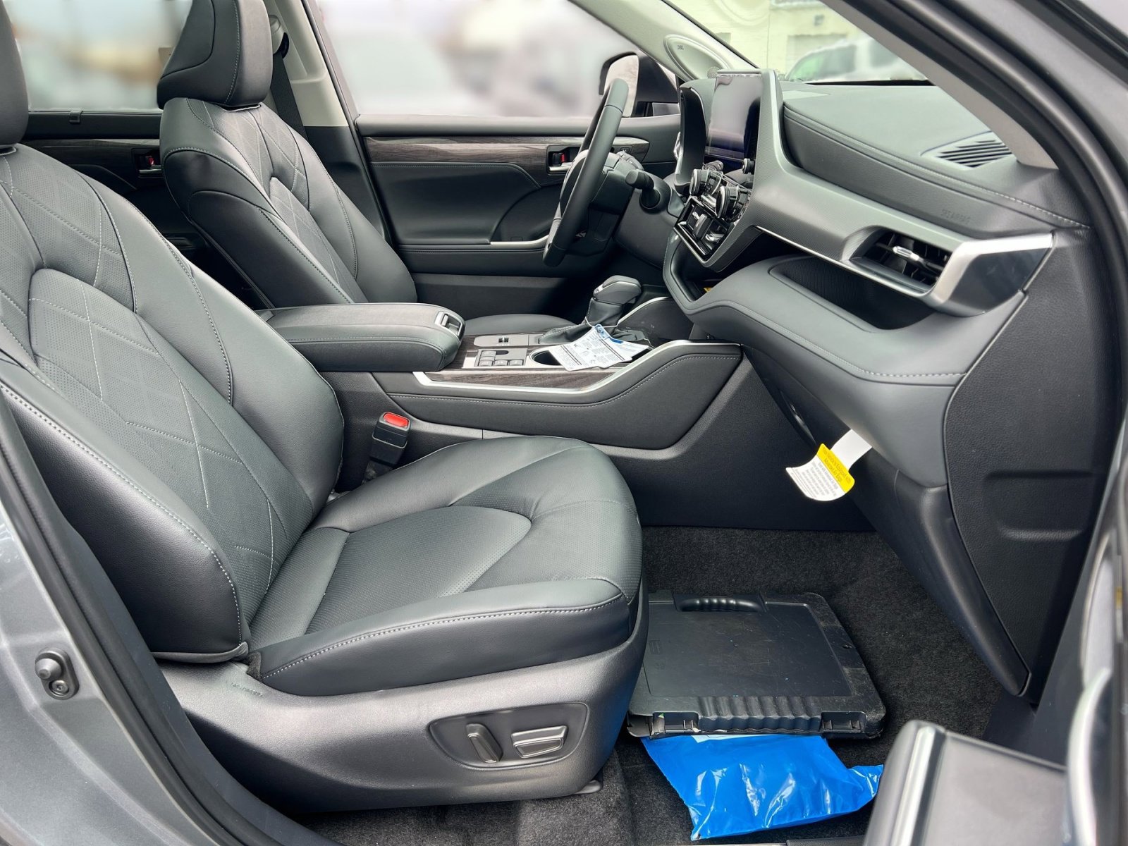 New 2026 Toyota Highlander Platinum image 21