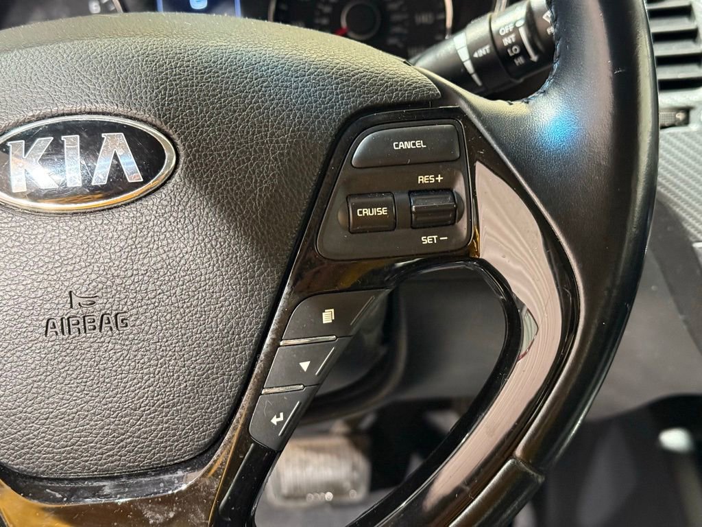 Used 2017 Kia Forte S image 22