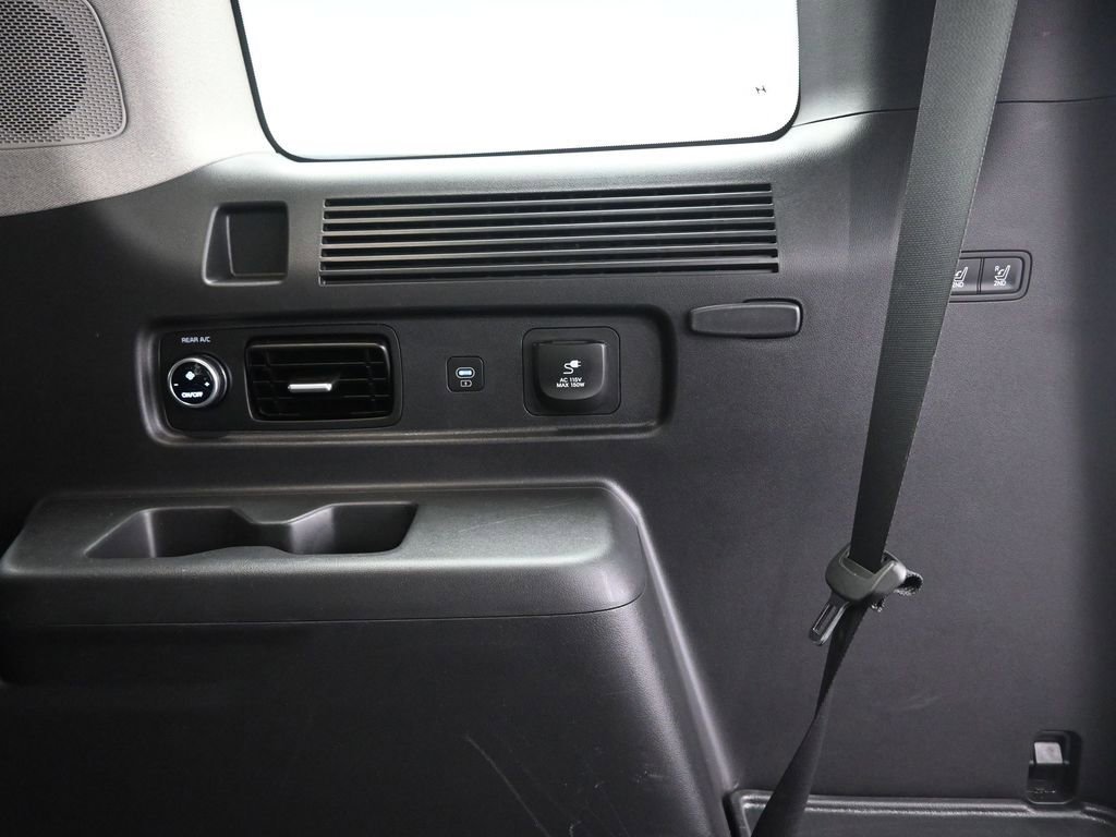 Used 2024 Hyundai Santa Fe Limited image 25