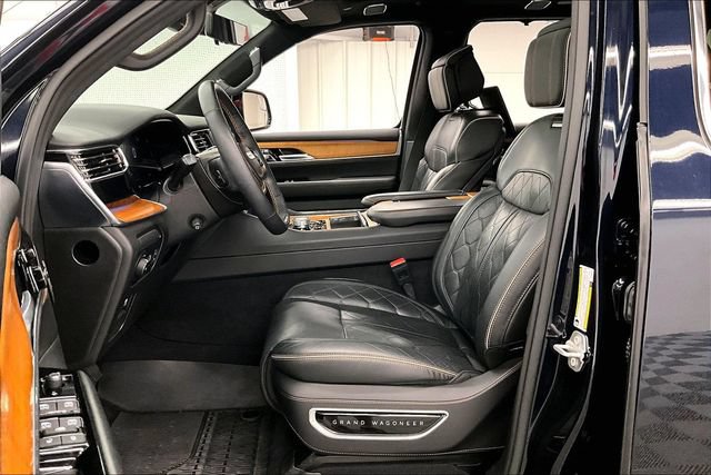 Used 2025 Jeep Grand Wagoneer L Series III w/ Rear-Seat Entertainment Group AWD/4WD image 23