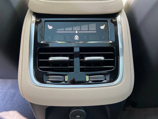 New 2026 Volvo XC90 T8 Plus w/ Protection Package Premier AWD/4WD image 15