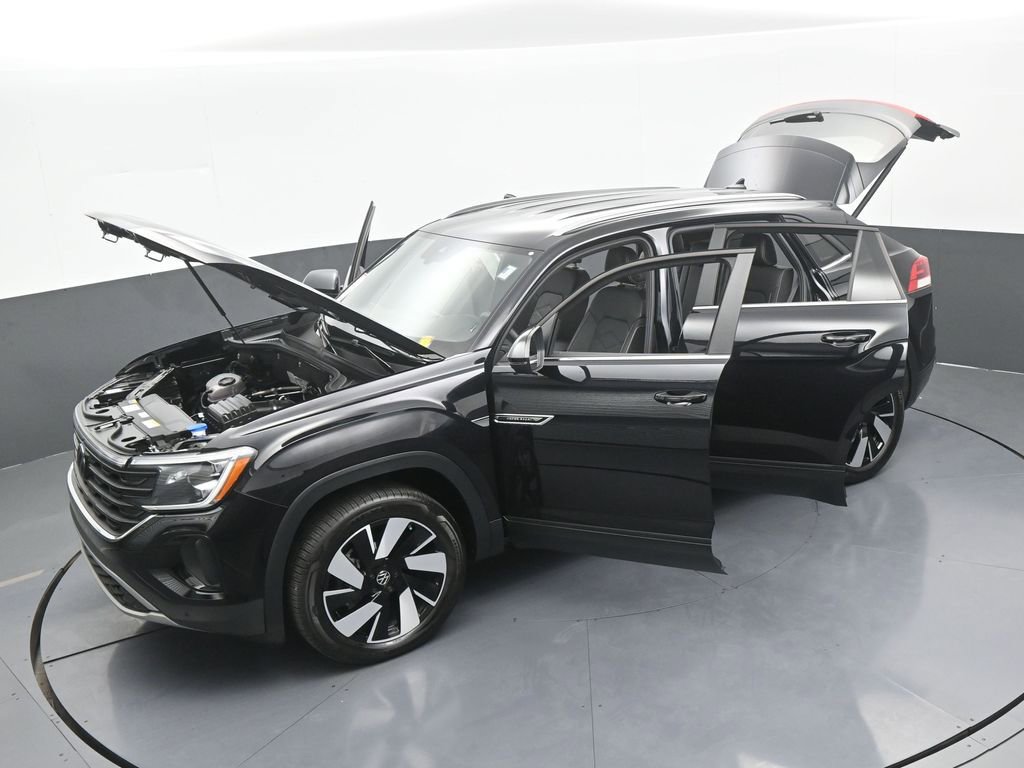 Used 2024 Volkswagen Atlas Cross Sport SE image 63