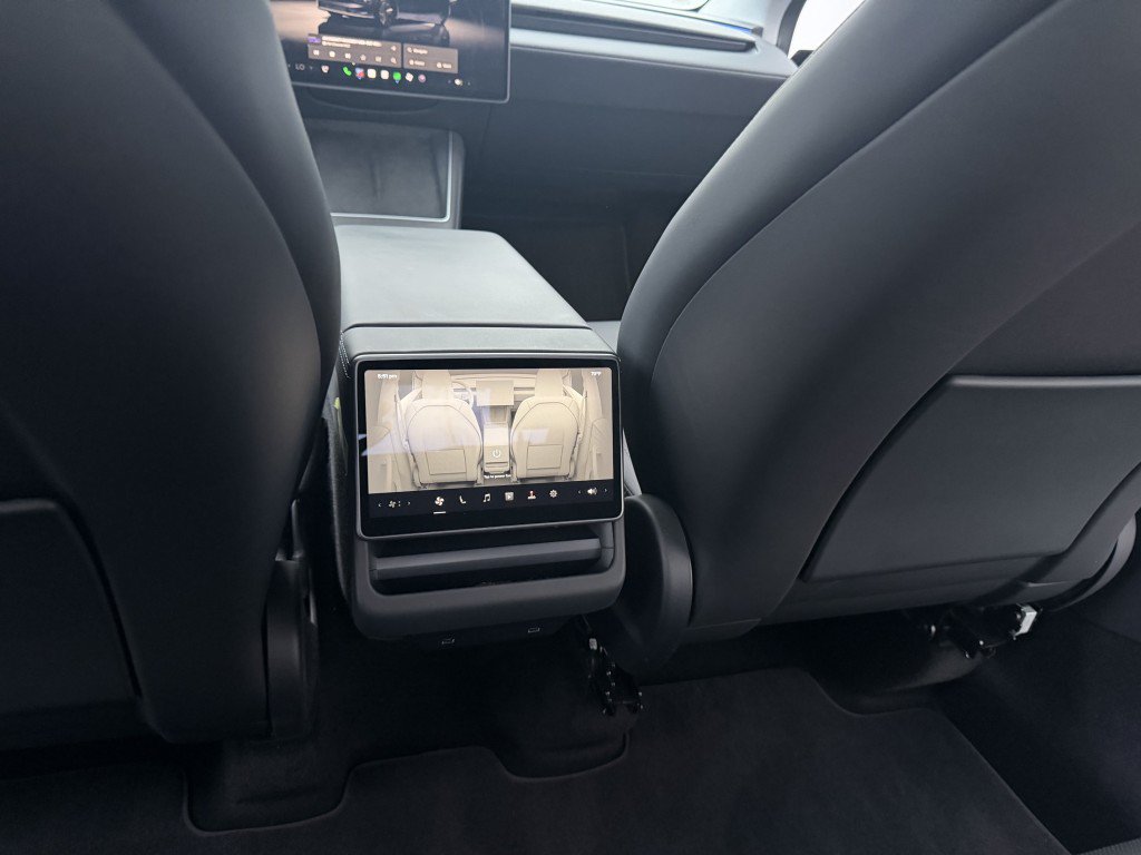 Used 2026 Tesla Model Y Long Range RWD image 16