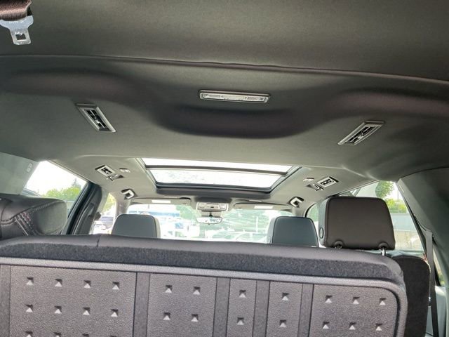 New 2025 Chevrolet Suburban RST w/ Advanced Technology Package image 17