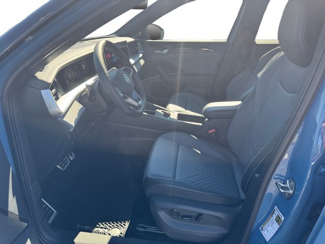 New 2026 Volkswagen Tiguan SE R-Line AWD/4WD image 13