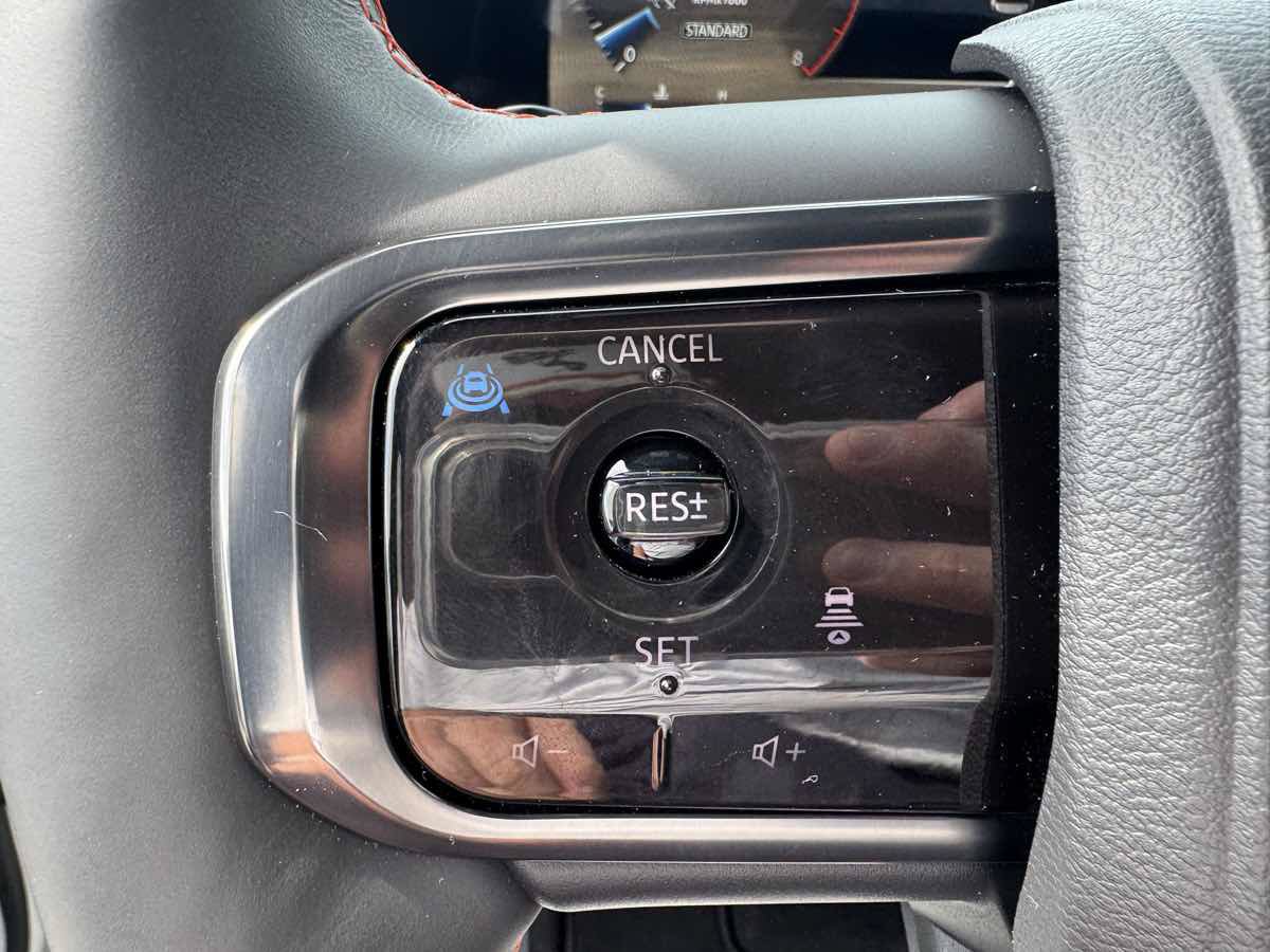 Used 2025 Nissan Armada PRO-4X w/ Pro-4X Premium Package AWD/4WD image 20